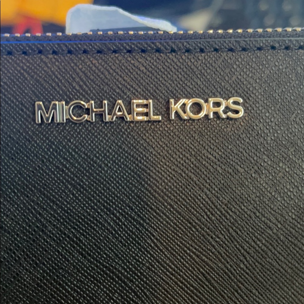 NWT MICHAEL KORS WRISTLET/WALLET - Picture 5 of 6